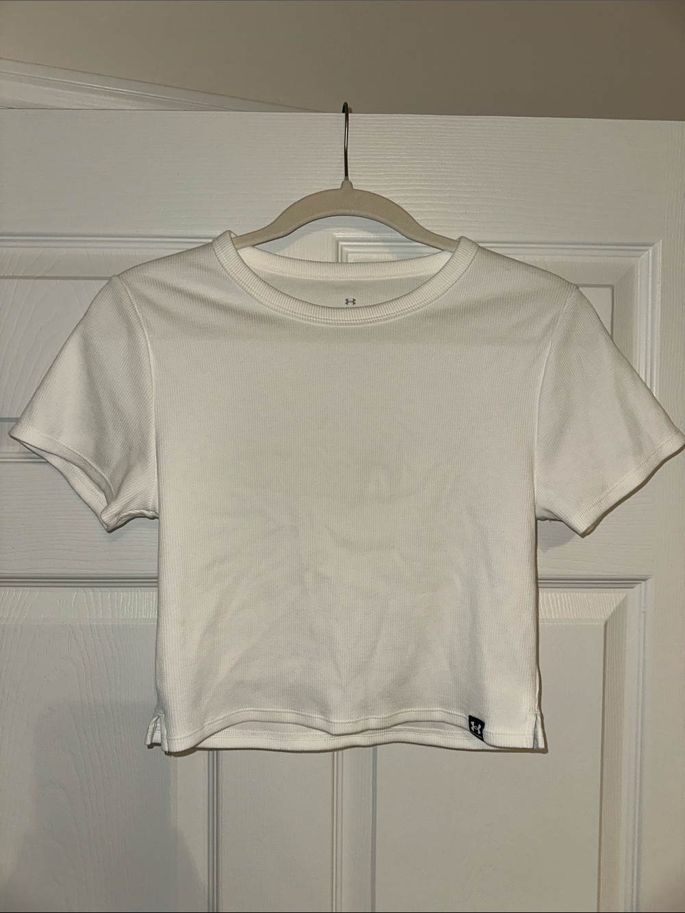 Under Armour Women's White Cropped Short Sleeve Top